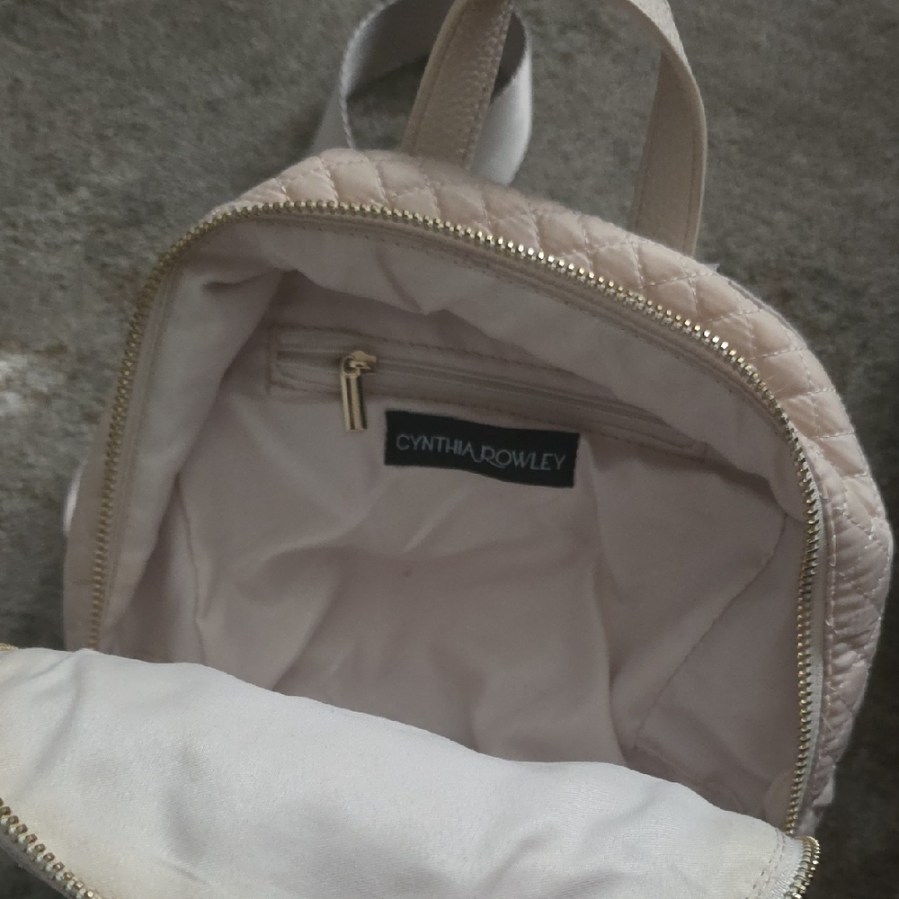 Quilted Cream Backpack - Picture 4 of 4